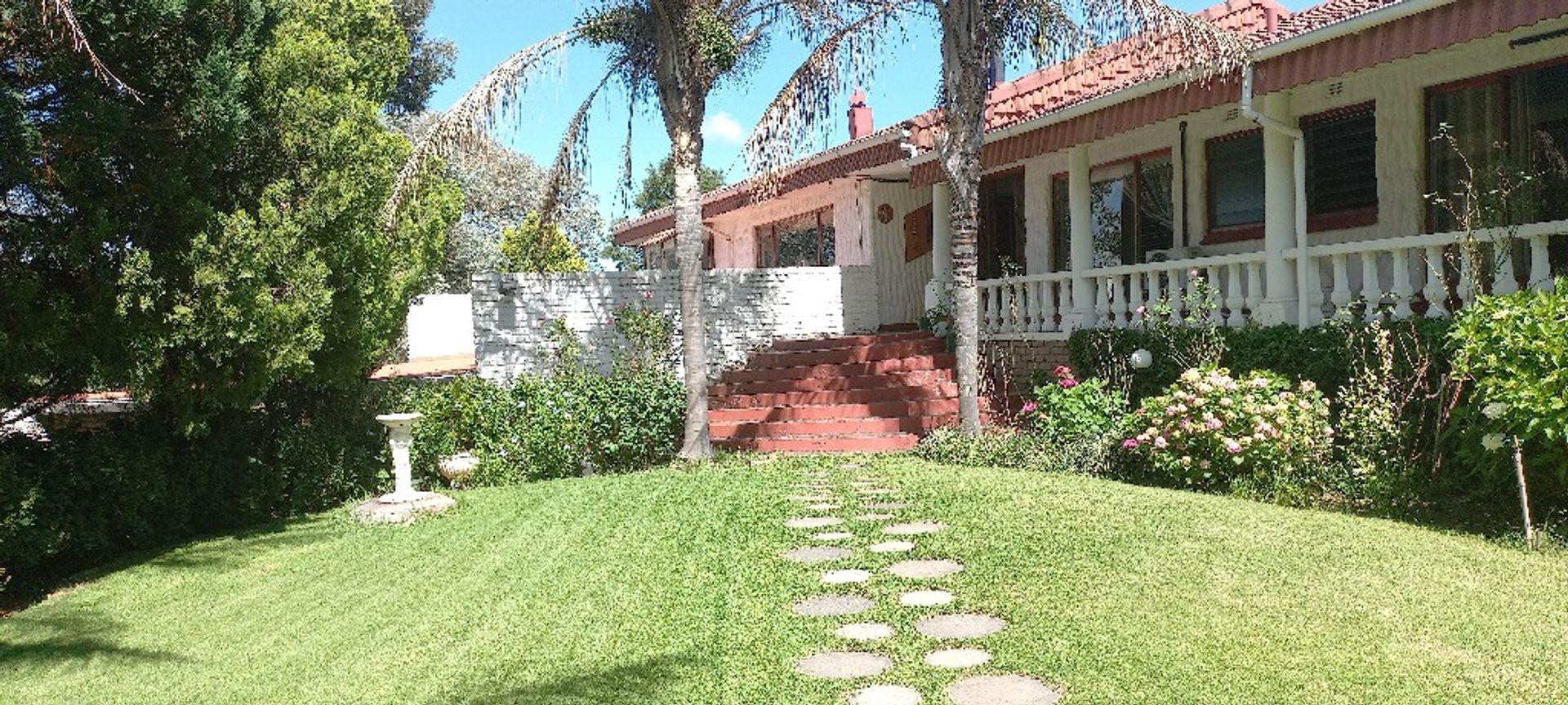 7 Bedroom House for sale in Balmoral 4 Ouberg Place Street P24