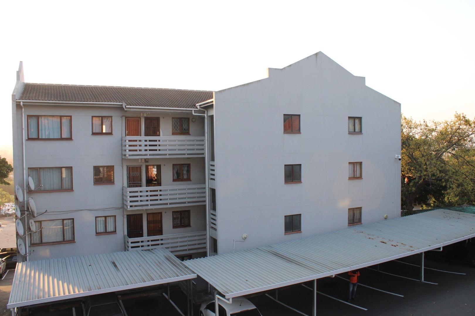 1 Bedroom Apartment / flat for sale in Bluff 25 Ss Chenin Blanc, 41