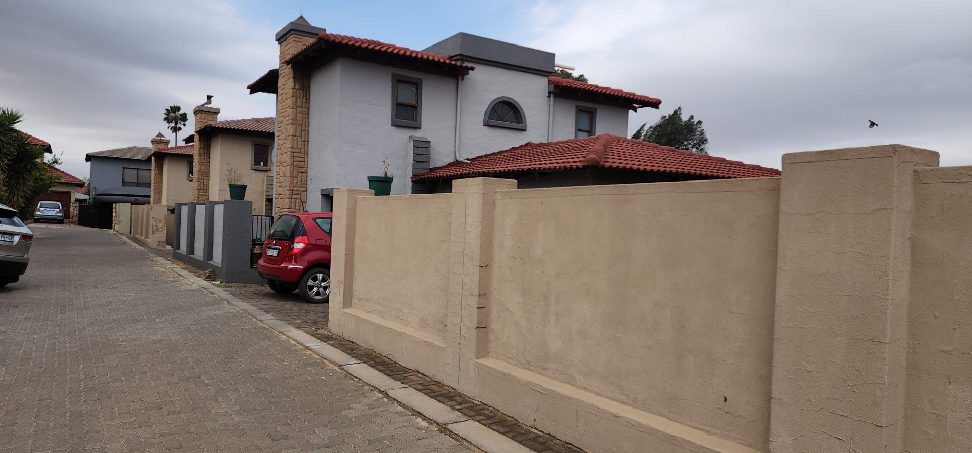 2 Bedroom Townhouse for sale in Heidelberg AH P24113310613