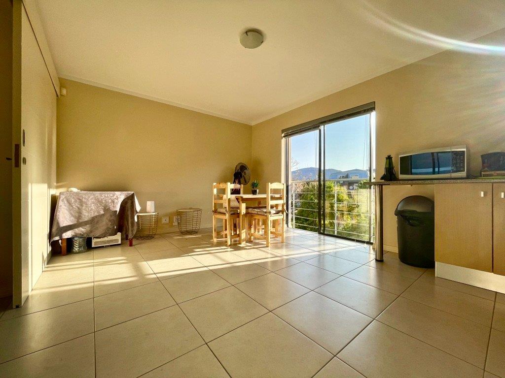 Wynberg Upper Property Apartments / flats for sale in Wynberg Upper