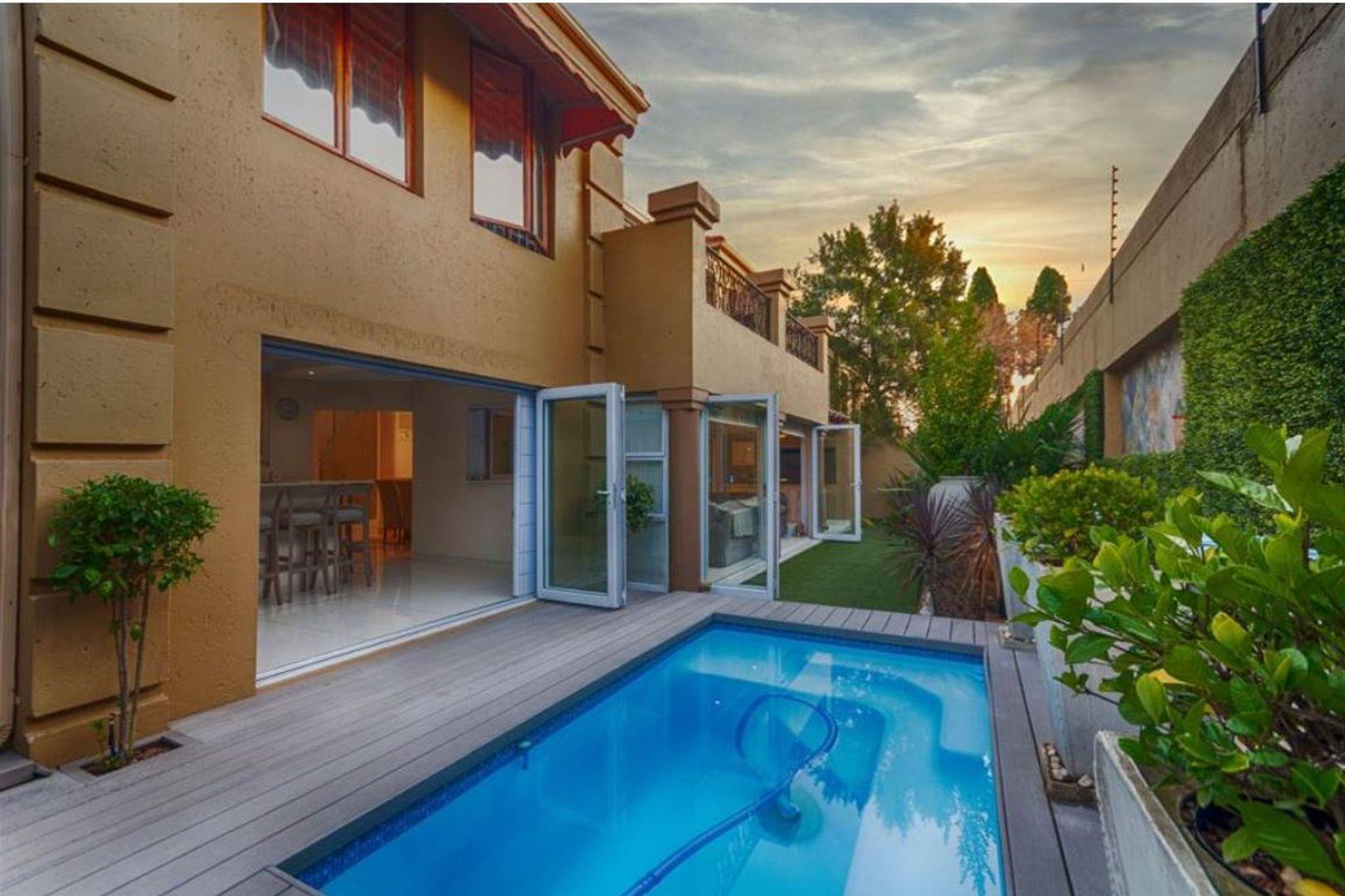 4 Bedroom House for sale in Dunvegan P24113313729