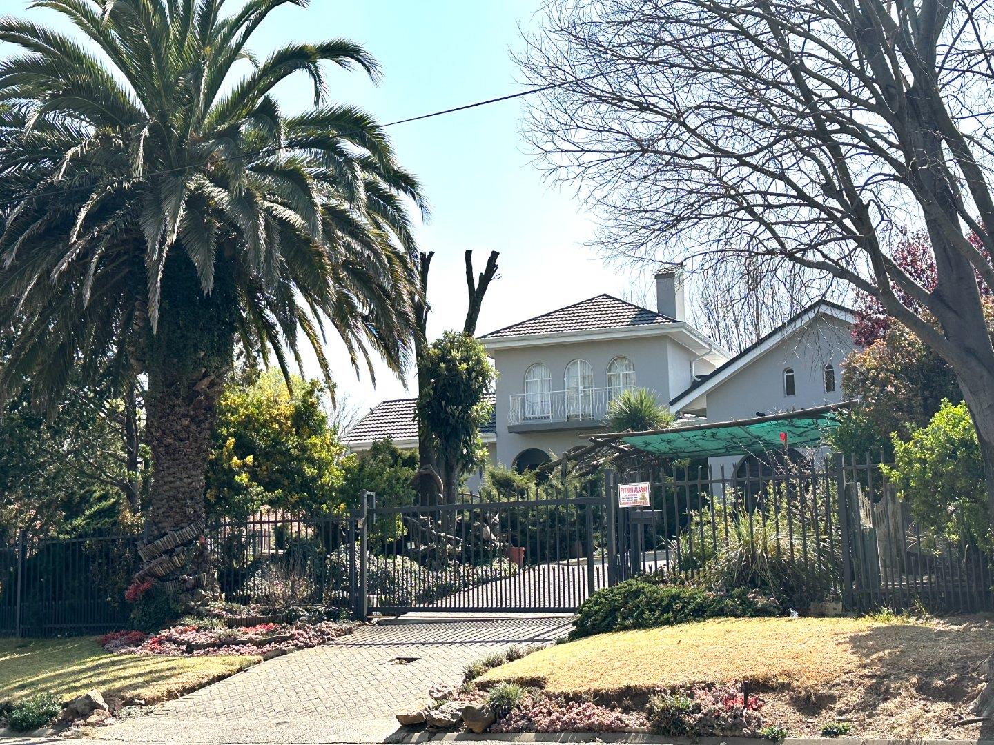 4 Bedroom House for sale in Panorama P24112835791