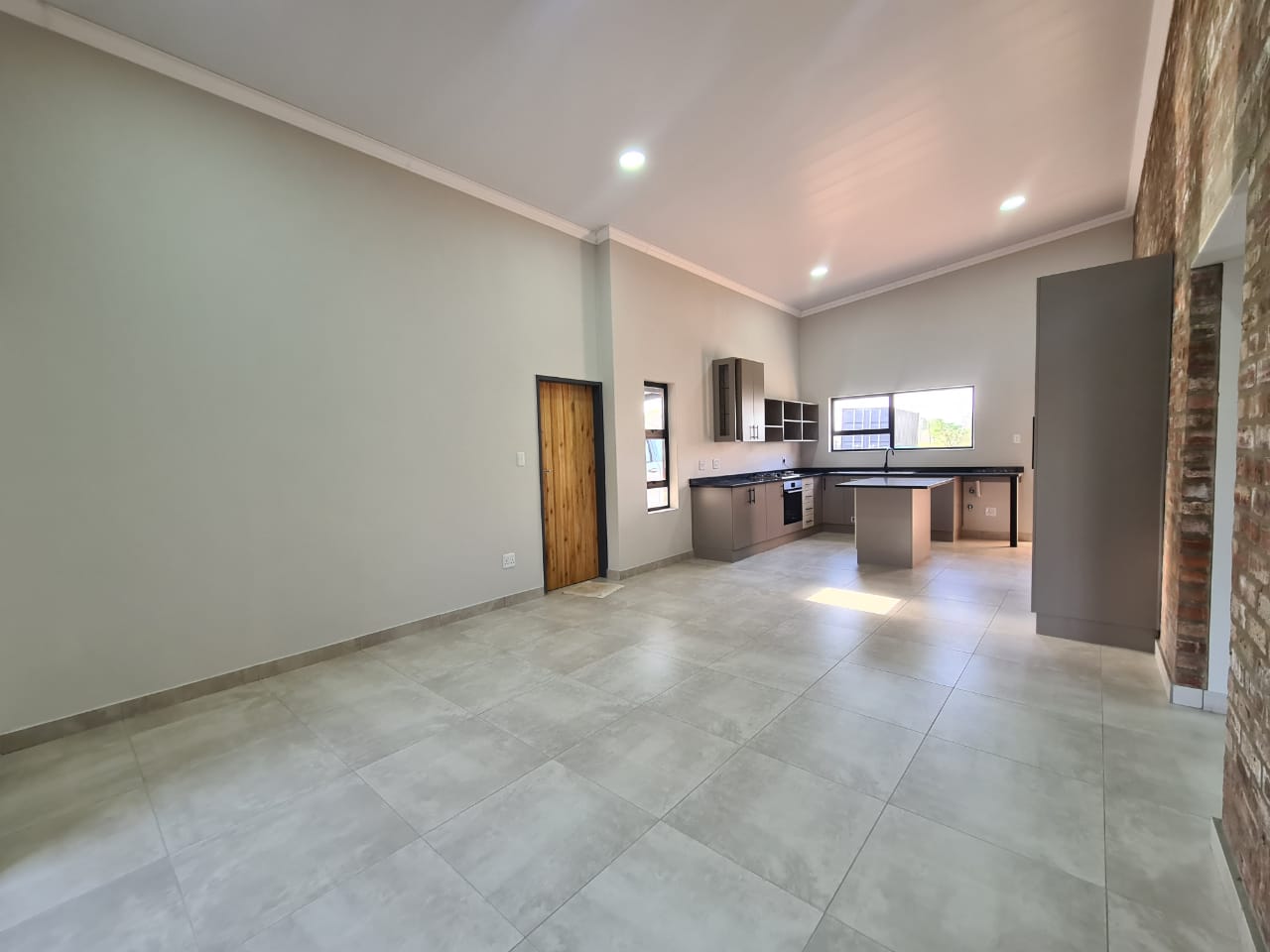 2 Bedroom House for sale in Waterberry Estate P24112691680