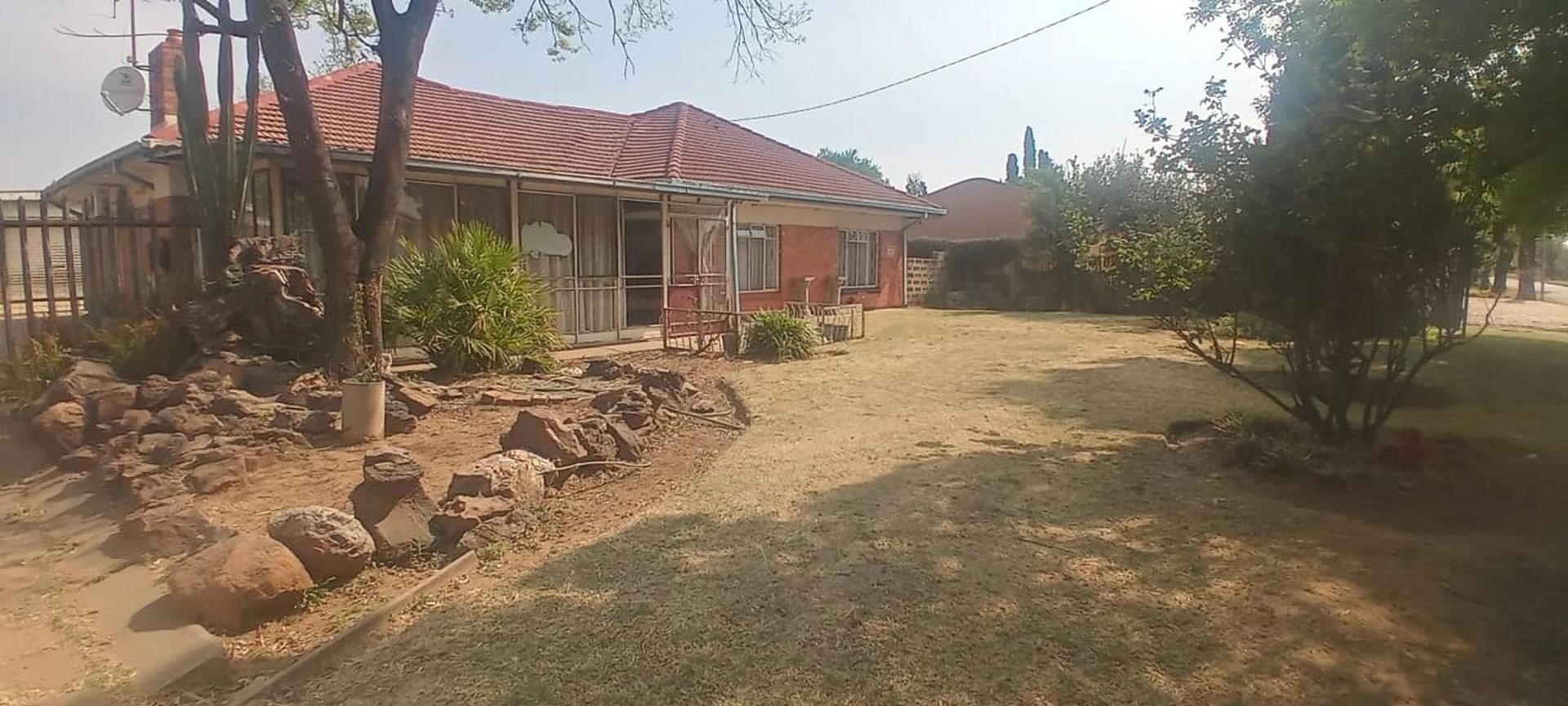 4 Bedroom House for sale in Duncanville P24113315336