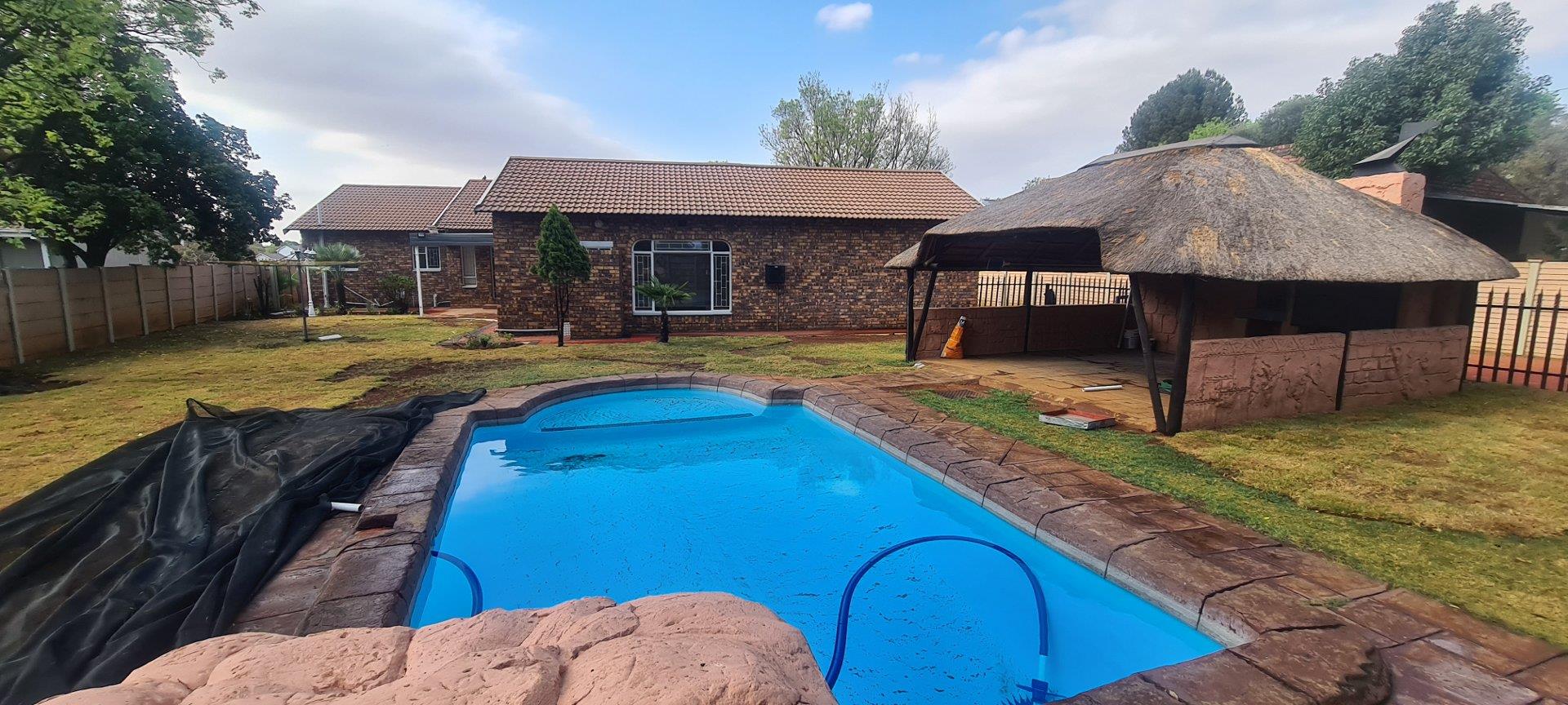 3 Bedroom House for sale in Golf Park P24113316437