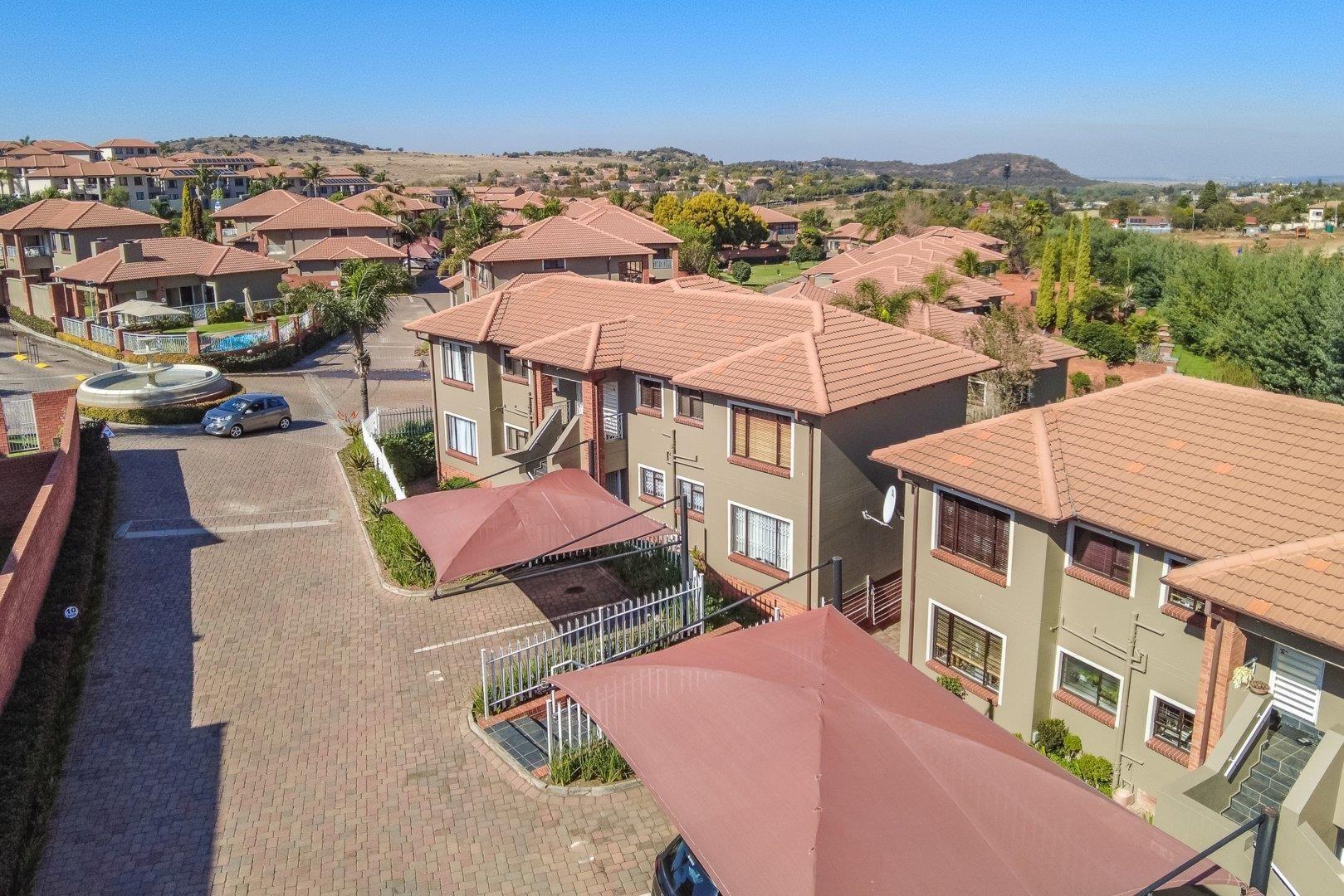 2 Bedroom Townhouse for sale in Glenvista . ., 241 Bellairs Drive