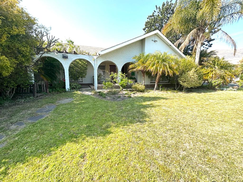 4 Bedroom House for sale in De Doorns P24113319936