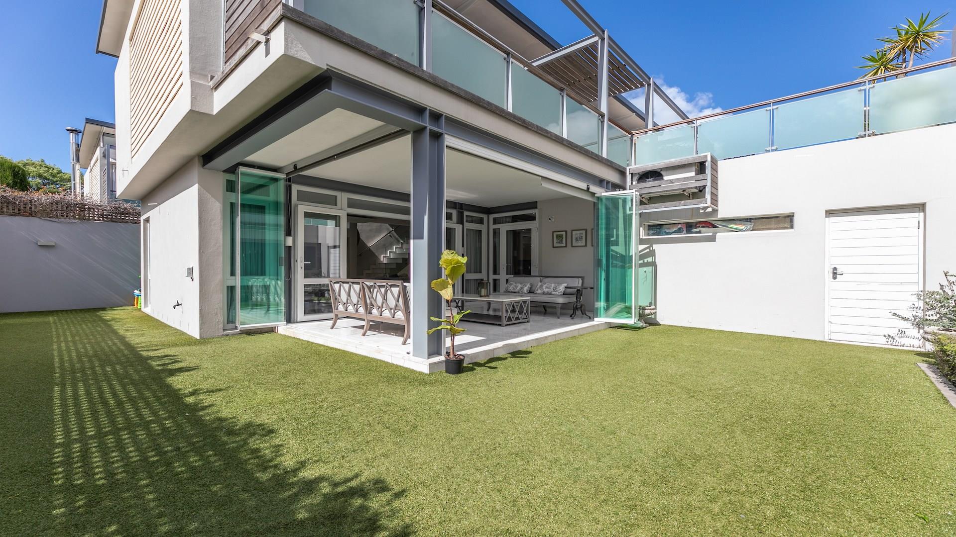 Claremont Upper Property Townhouses for sale in Claremont Upper