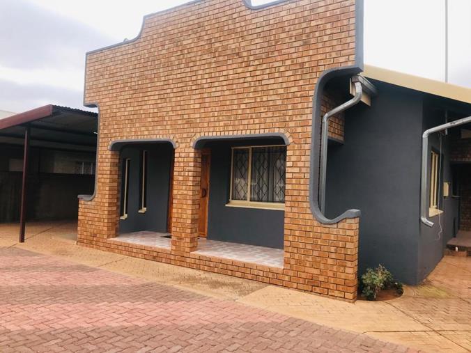 5 Bedroom House for Sale in Lebowakgomo Zone A