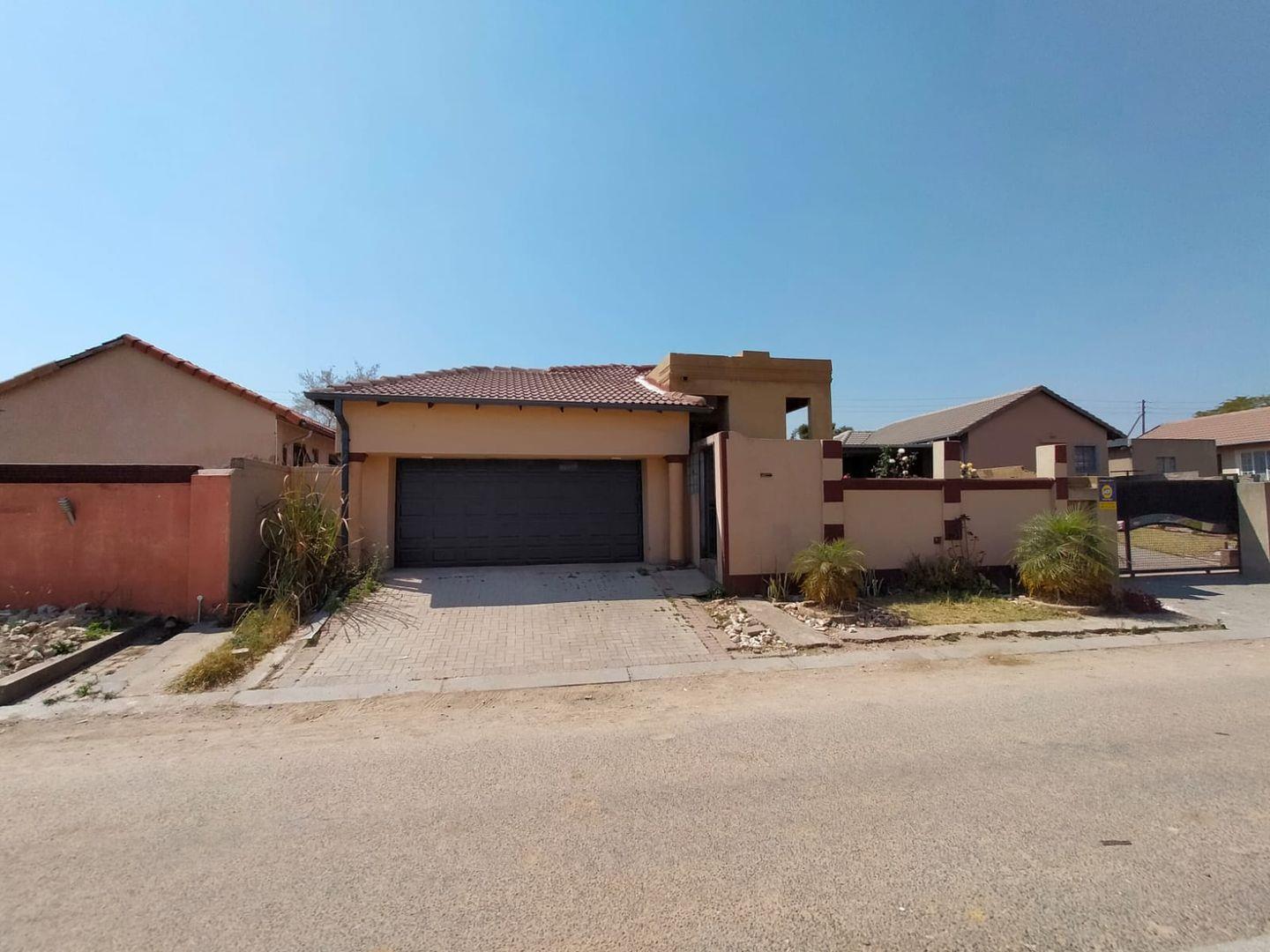 3 Bedroom House for sale in Cosmo City P24114274904