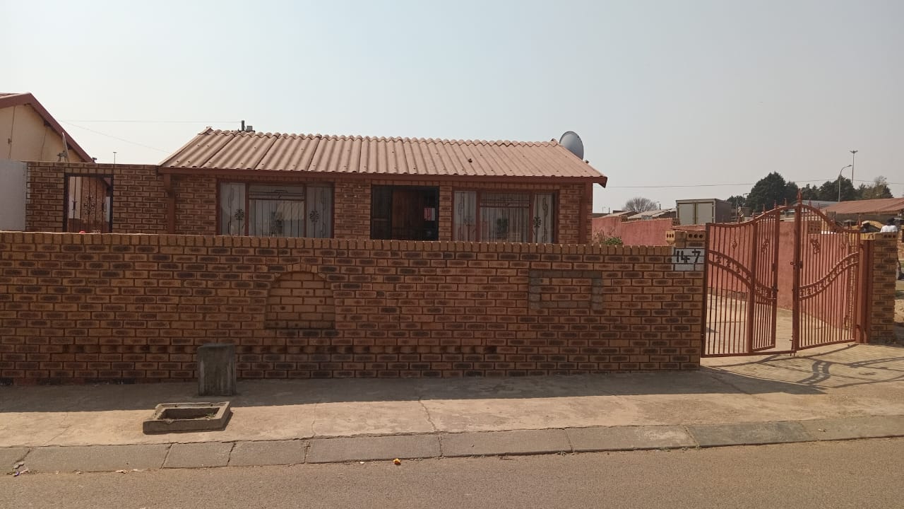 Tladi Property Property and houses for sale in Tladi