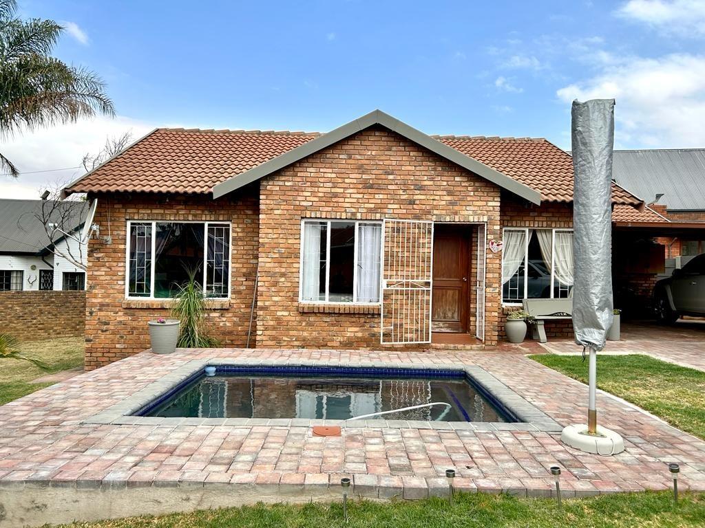 3 Bedroom House for sale in Moreleta Park P24113322816