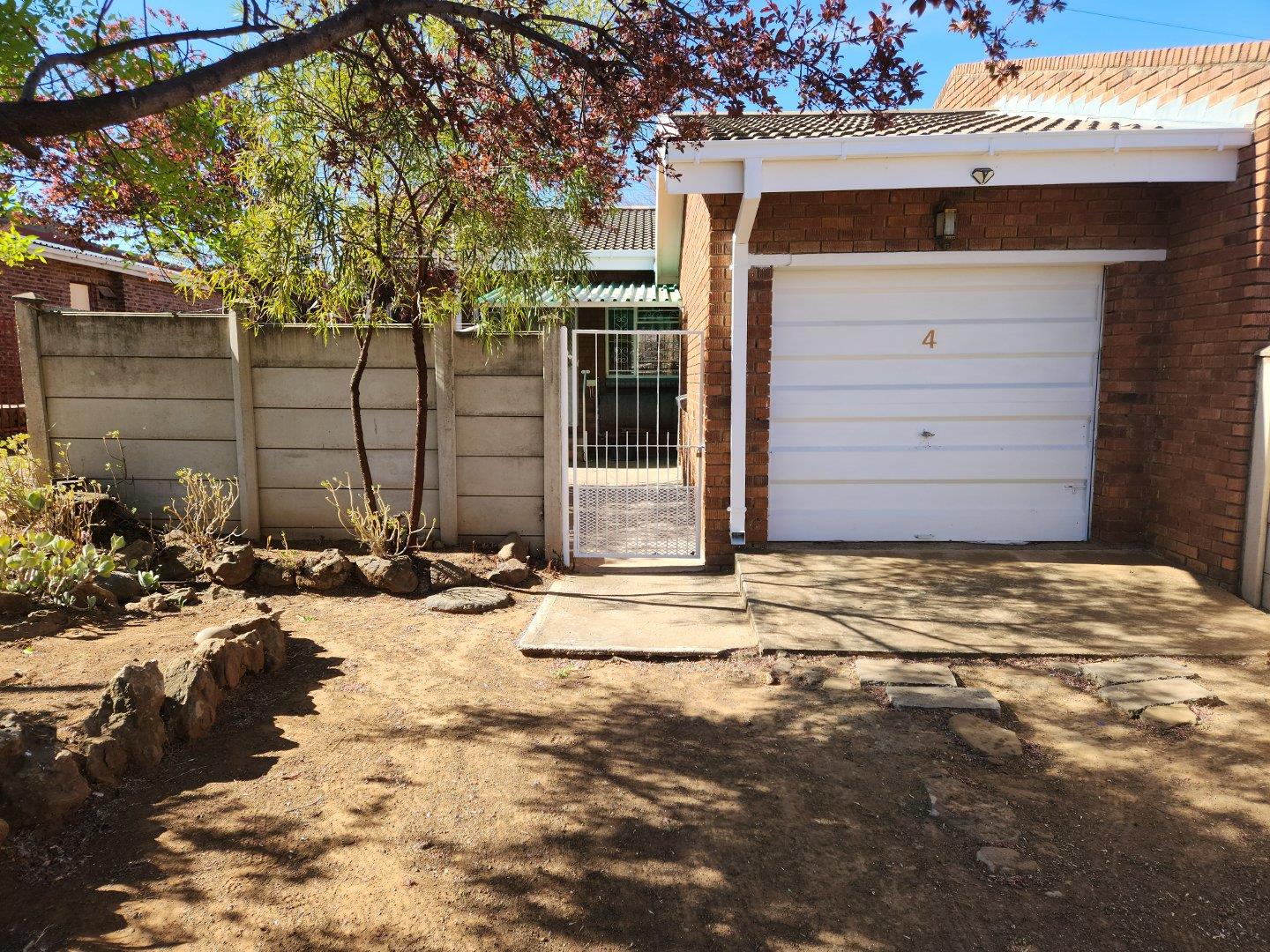 House for sale in Aliwal North P24113325660