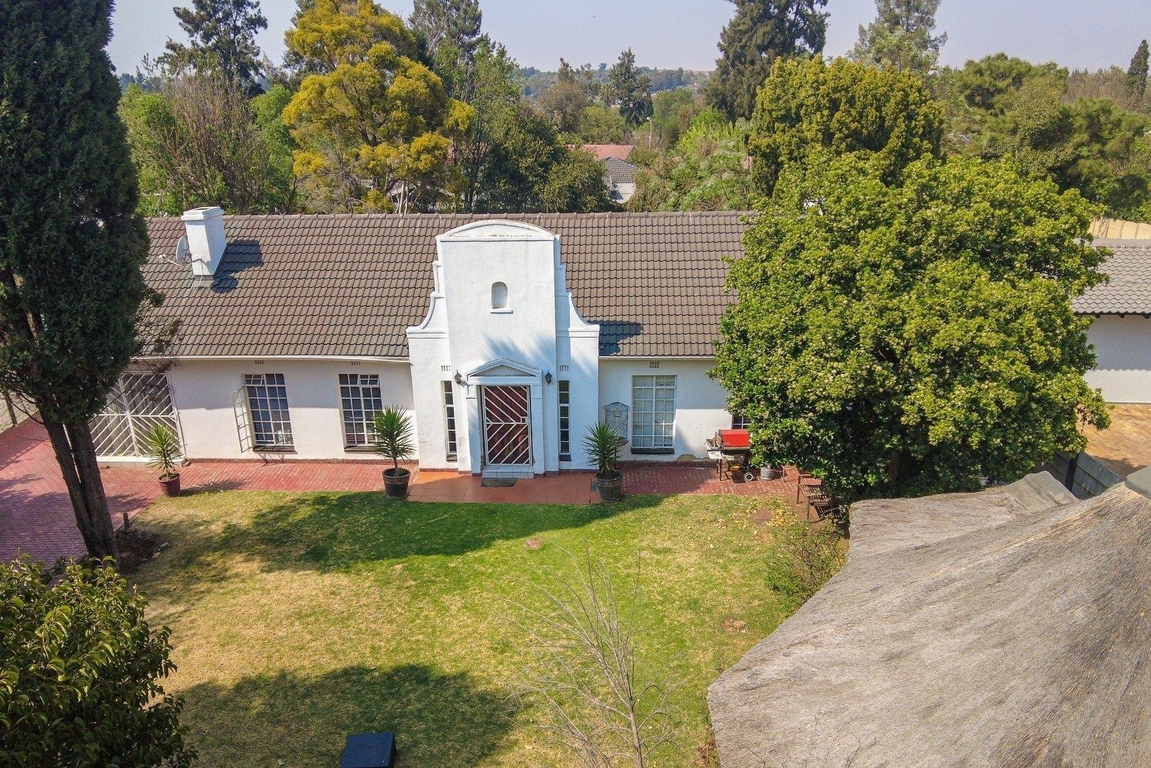 4 Bedroom House for sale in Brackendowns 8 Andries Road P24113325739