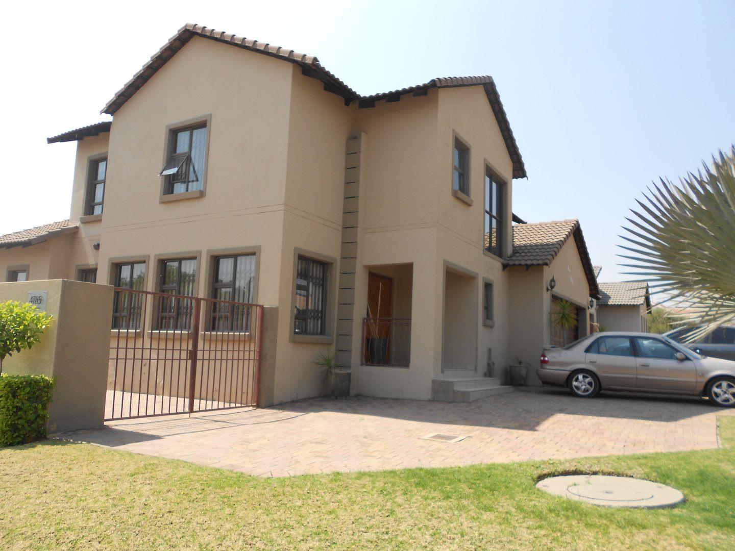 4 Bedroom House for sale in Summerfields Estate P24113326246