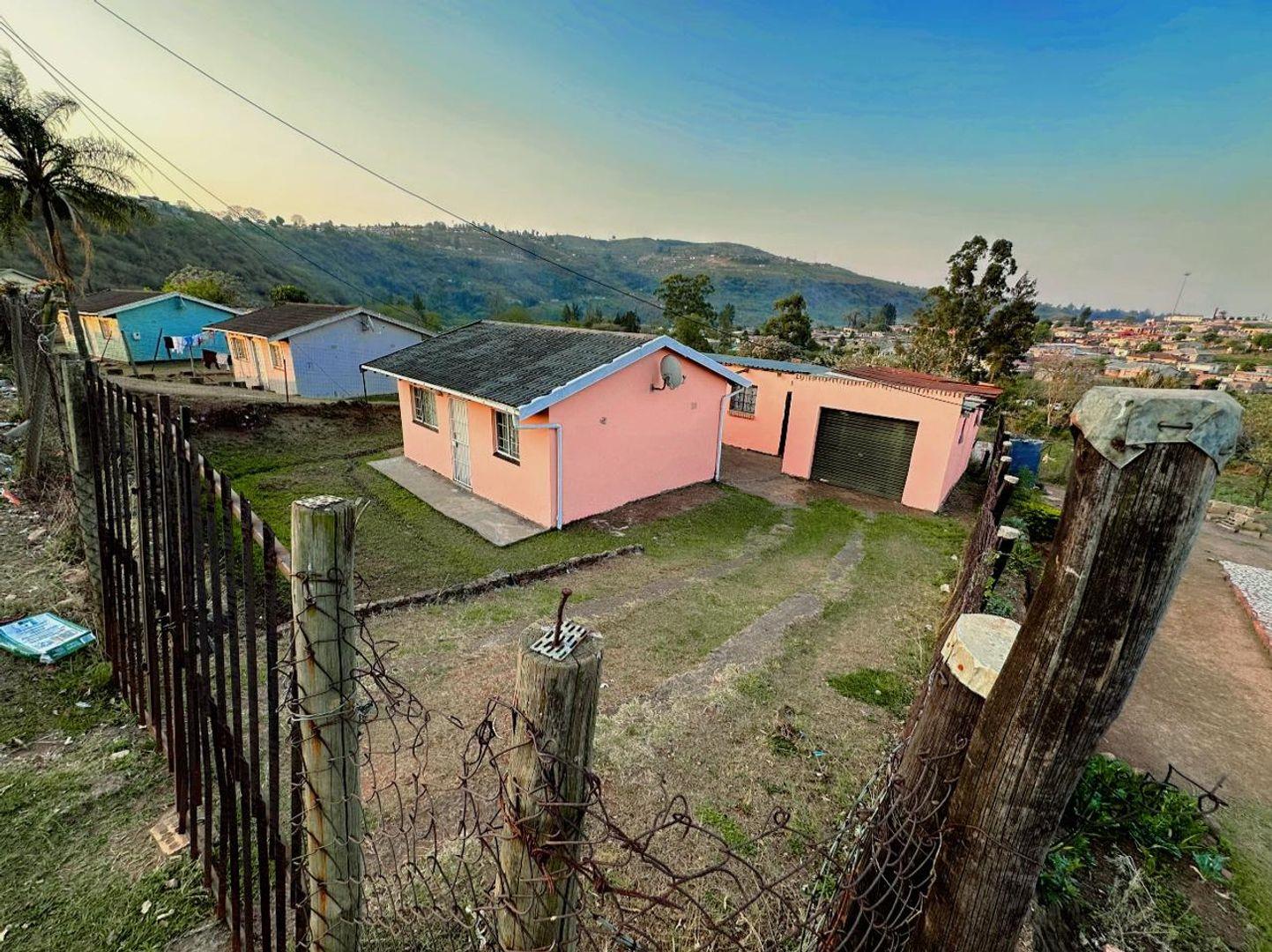 2 Bedroom House for sale in Ashdown P24113326792