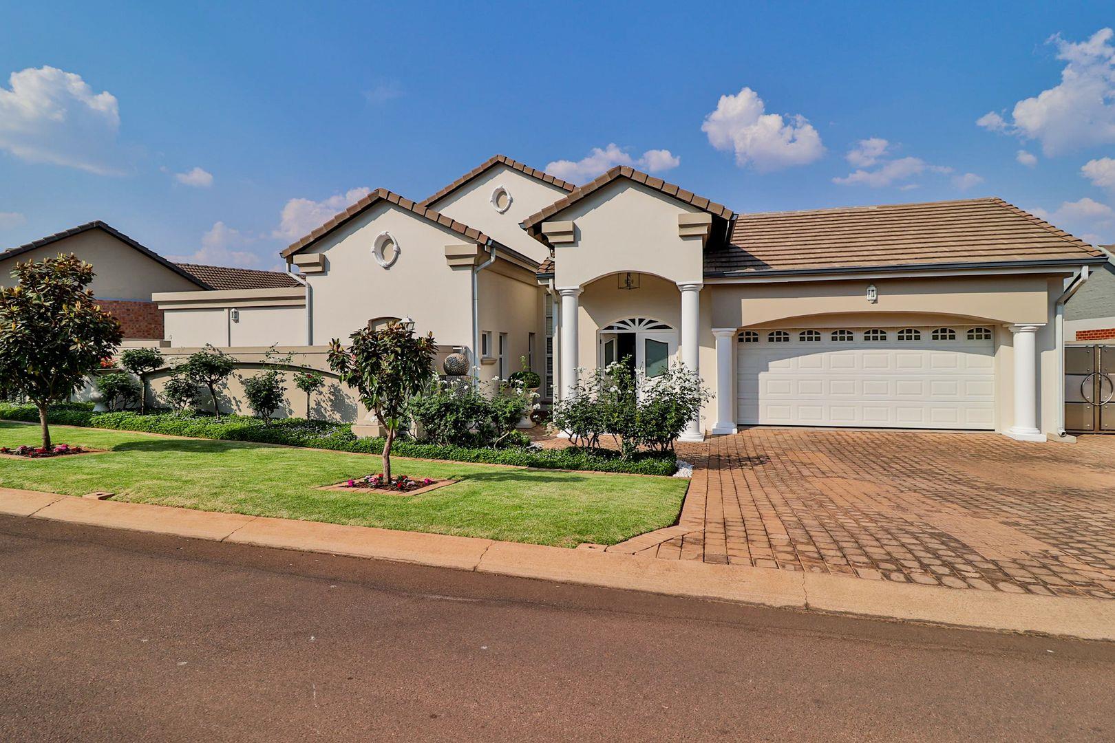 3 Bedroom House for sale in Retire at Midstream P24114657042