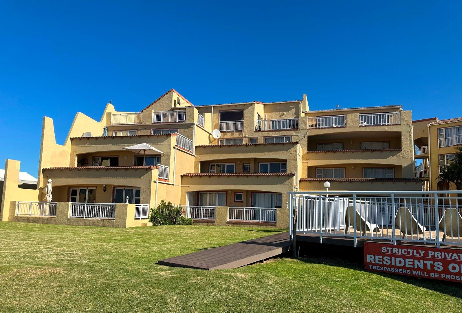 3 Bedroom Apartment / flat for sale in Wavecrest P24113330134