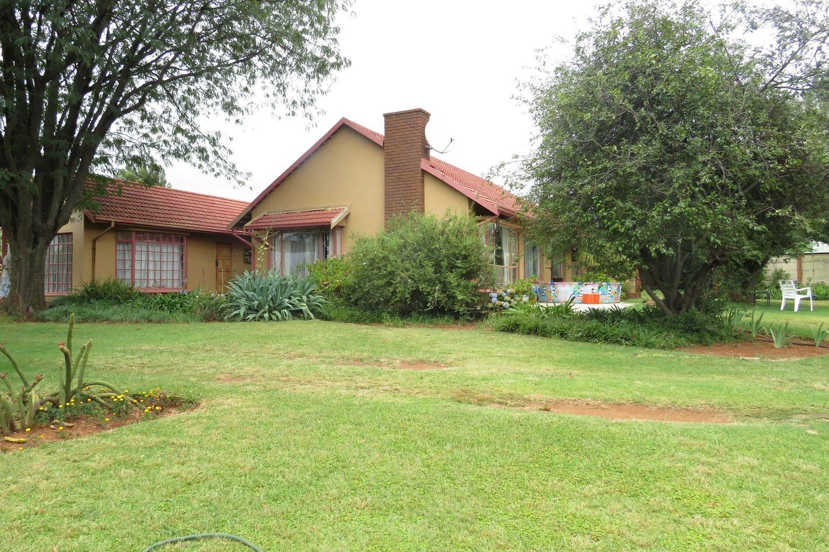 3 Bedroom House for sale in Witpoortjie 68 Bataan P24113582486