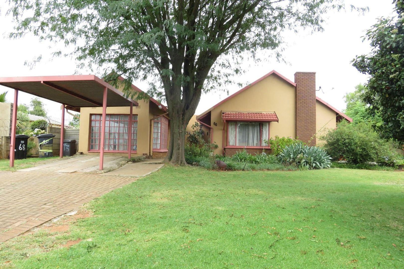 3 Bedroom House for sale in Witpoortjie 68 Bataan P24113582486