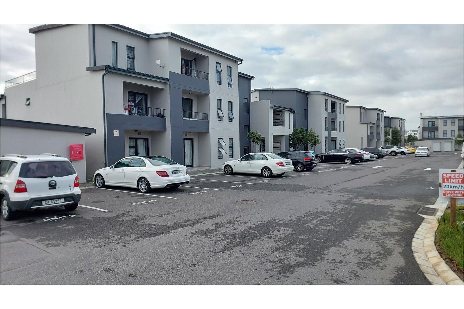 2 Bedroom Apartment / flat for sale in Parklands North P24113303484