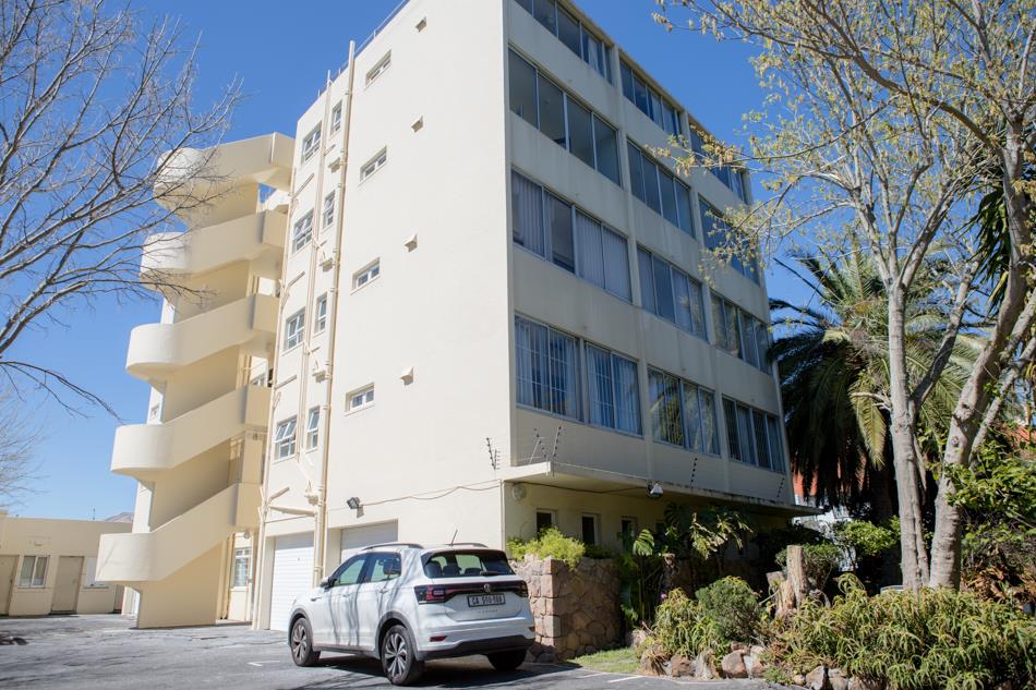 2 Bedroom Apartment / flat for sale in Kenilworth Upper P24113038599