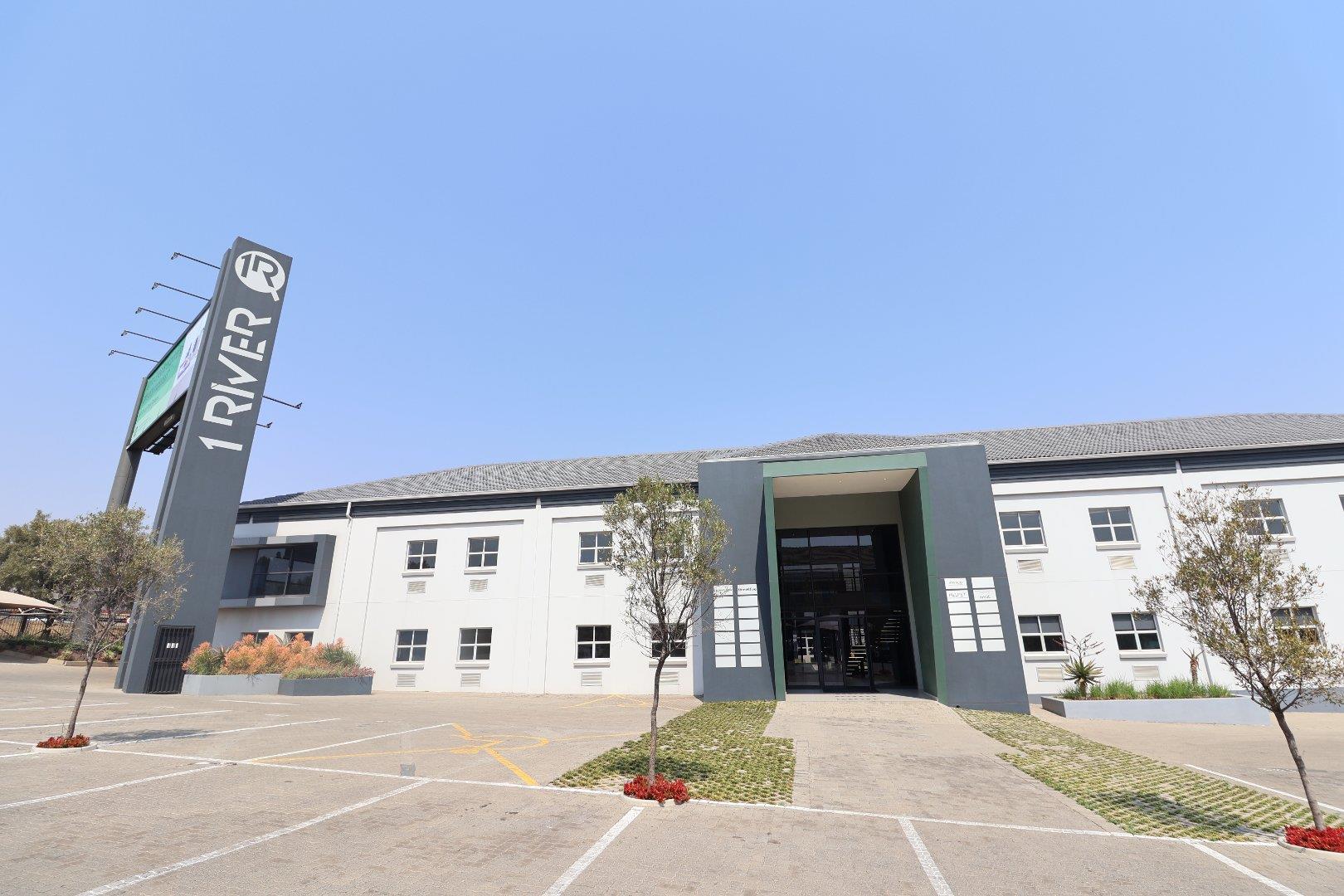 Commercial property to rent in Halfway Gardens 1 River Road, Jandel