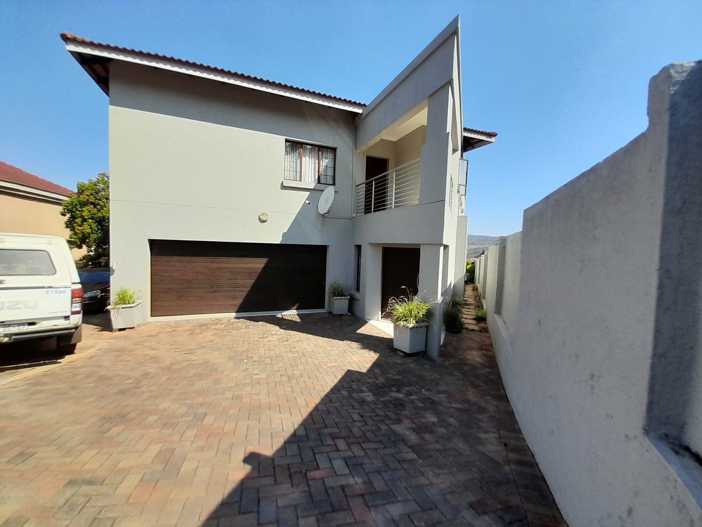 Stonehenge Ext 1 Property Property and houses for sale in Stonehenge