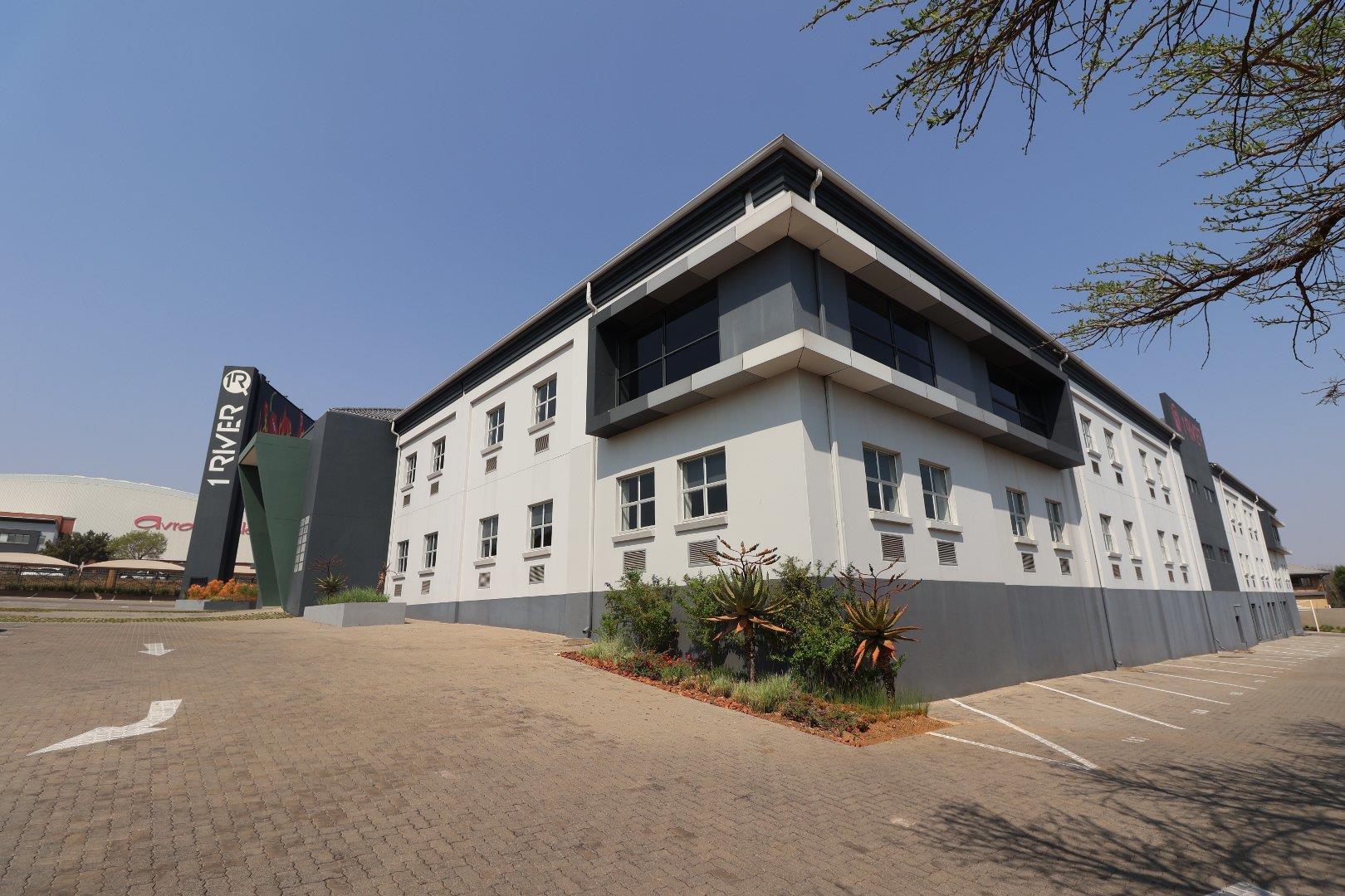 Commercial property to rent in Halfway Gardens 1 River Road, Janadel