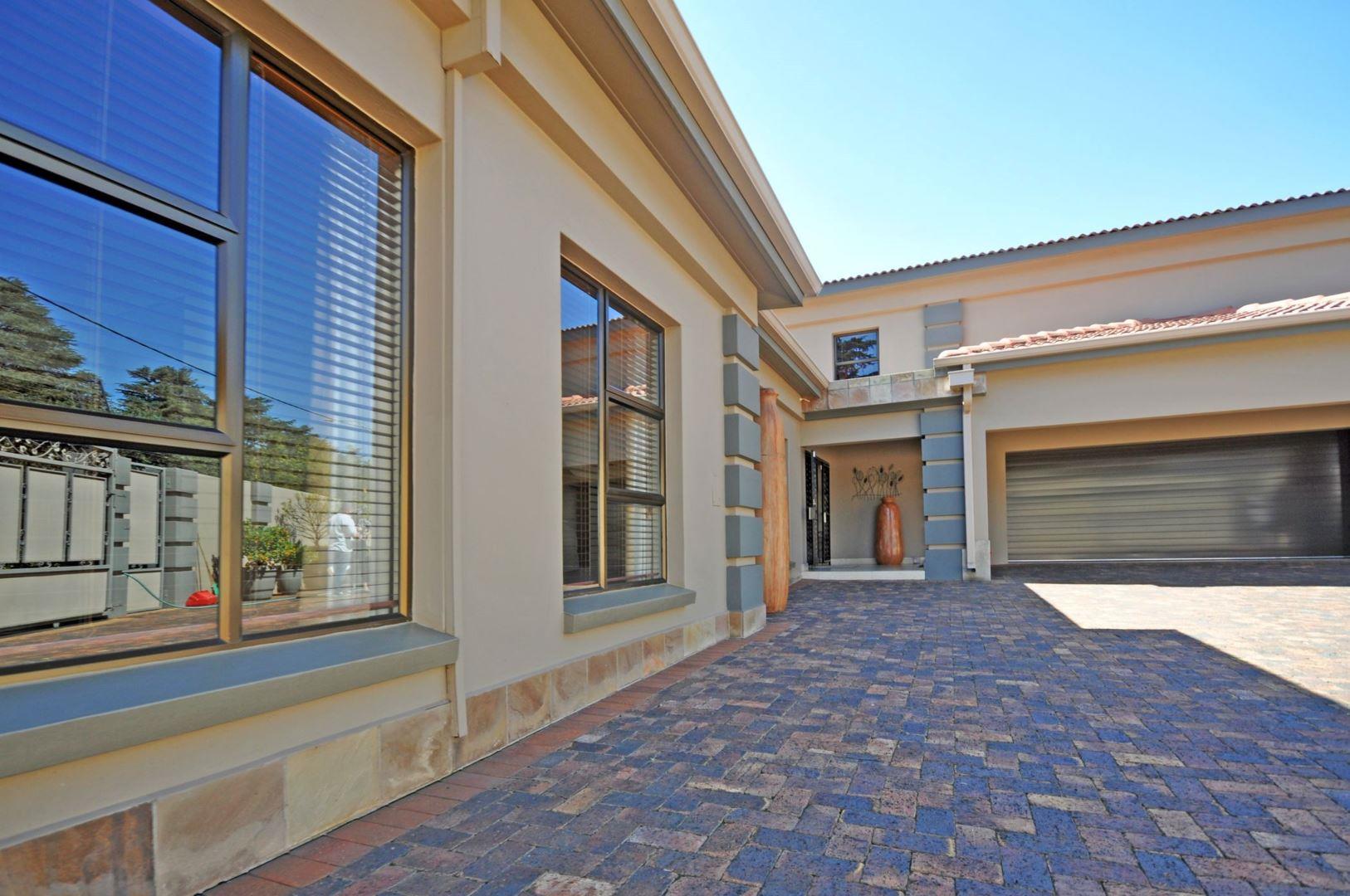 4 Bedroom House for sale in Three Rivers Proper P24113335180