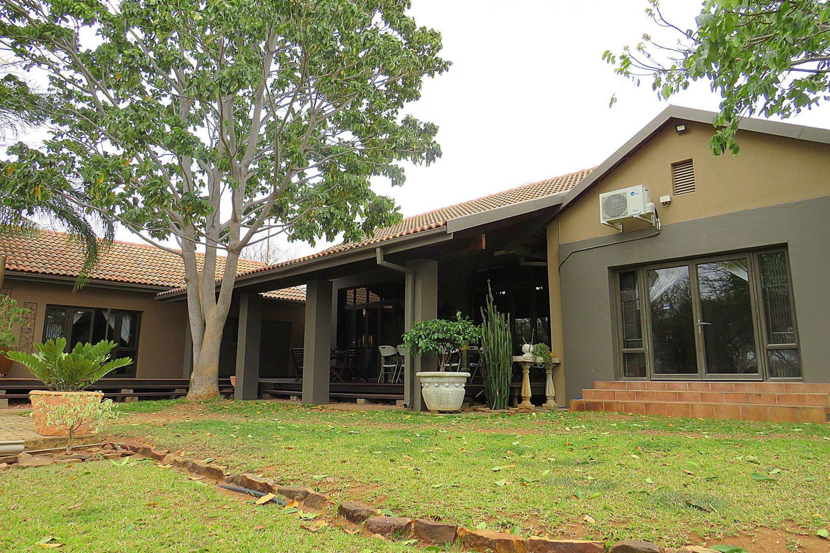 4 Bedroom House for sale in Lephalale P24113335795