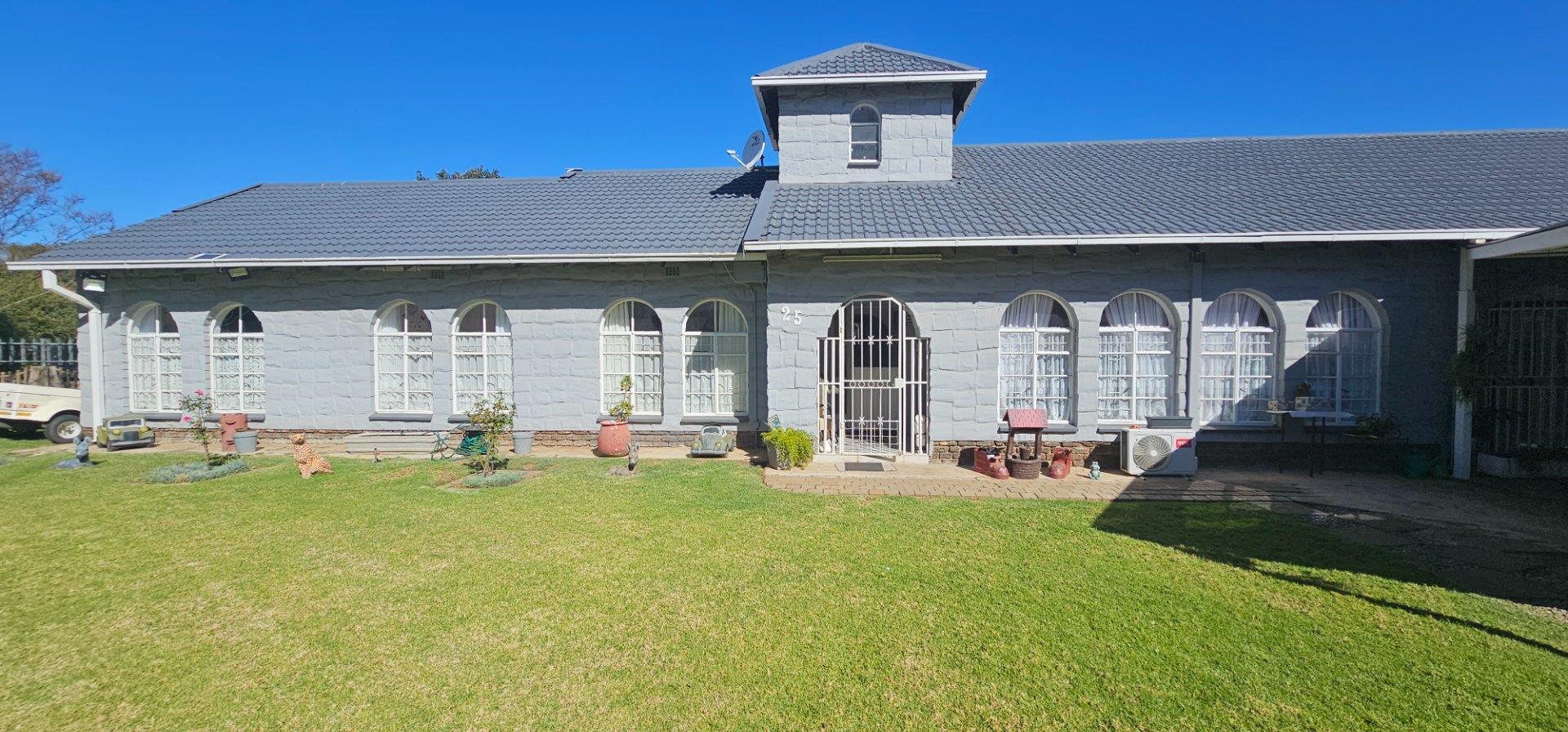 5 Bedroom House for sale in Golf Park P24113339387