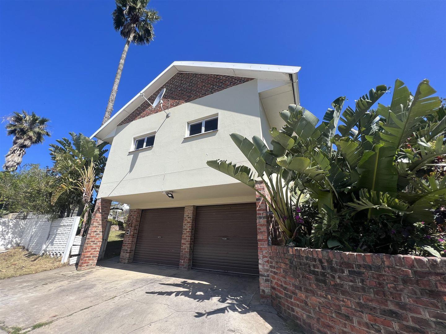 3 Bedroom House for sale in Beacon Bay North P24113342246