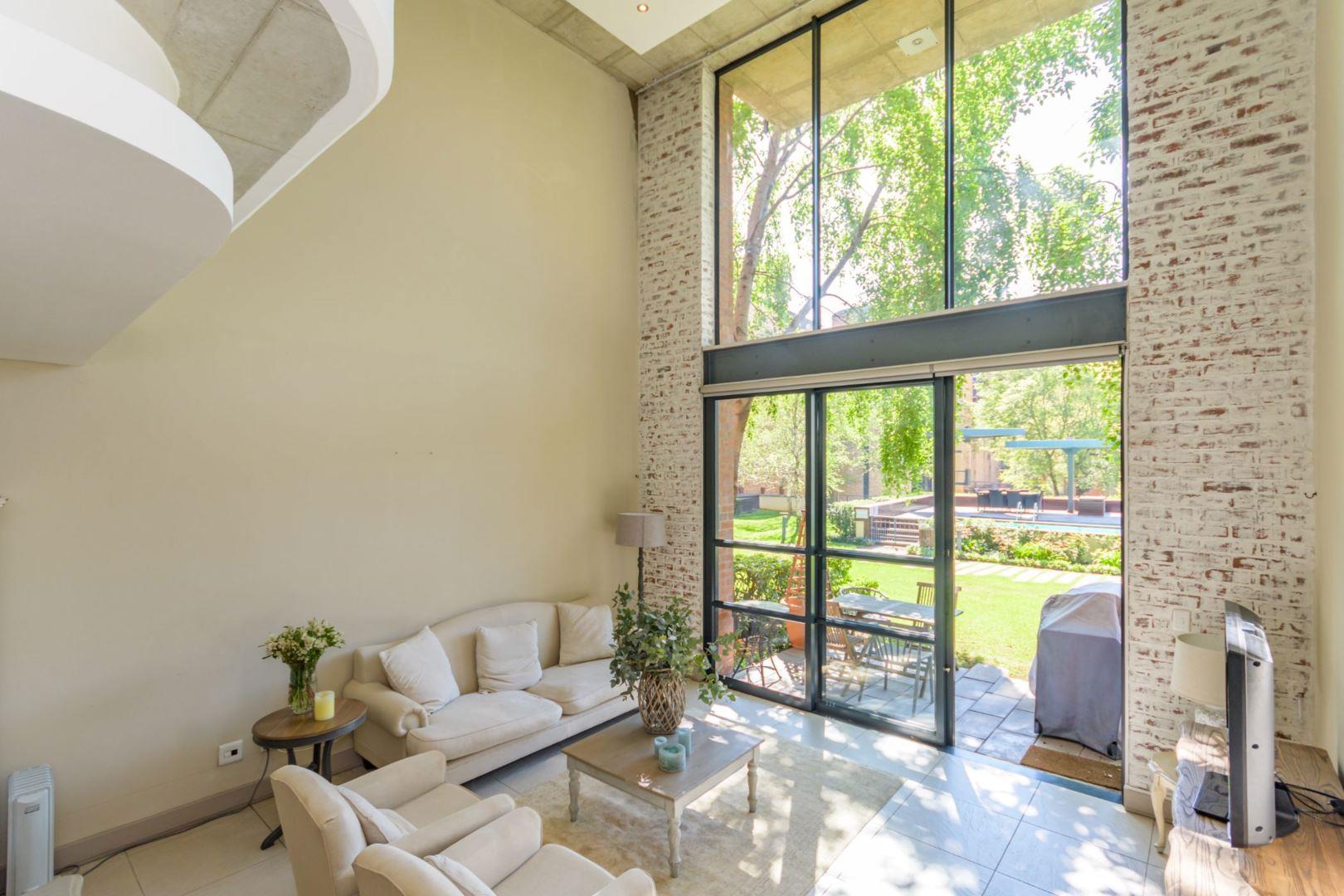 1 Bedroom Apartment / flat for sale in Melrose Arch 4 Oak Lane P24