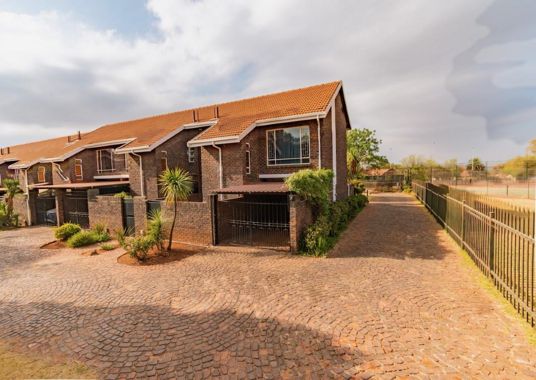 Birch Acres Property Property and houses for sale in Birch Acres