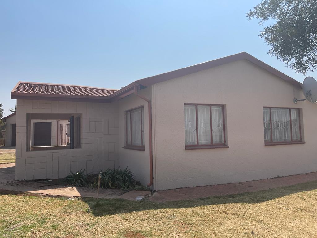 3 Bedroom House for sale in Mid Ennerdale P24113344086