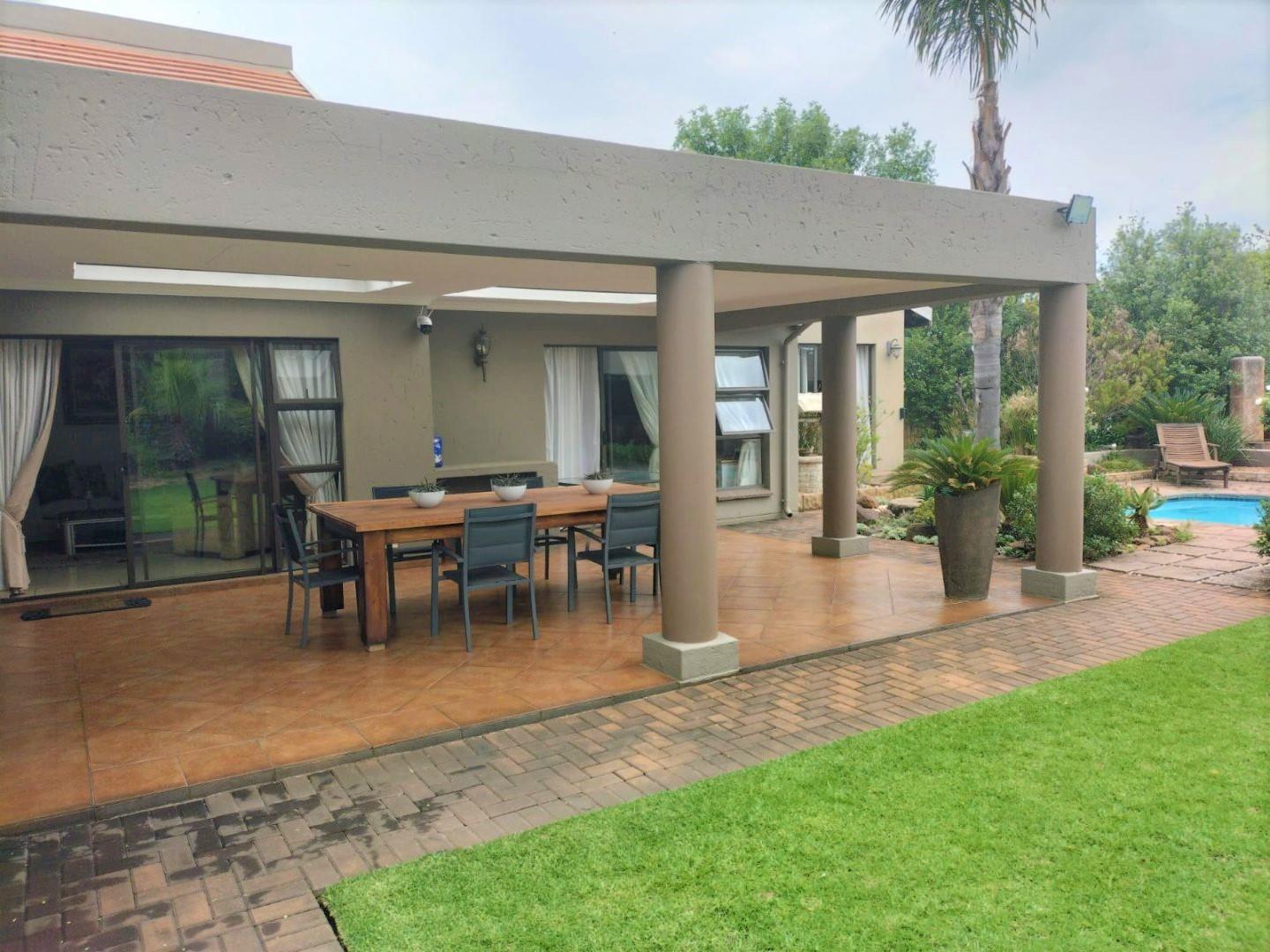 3 Bedroom Townhouse for sale in Sharon Park P24113348356