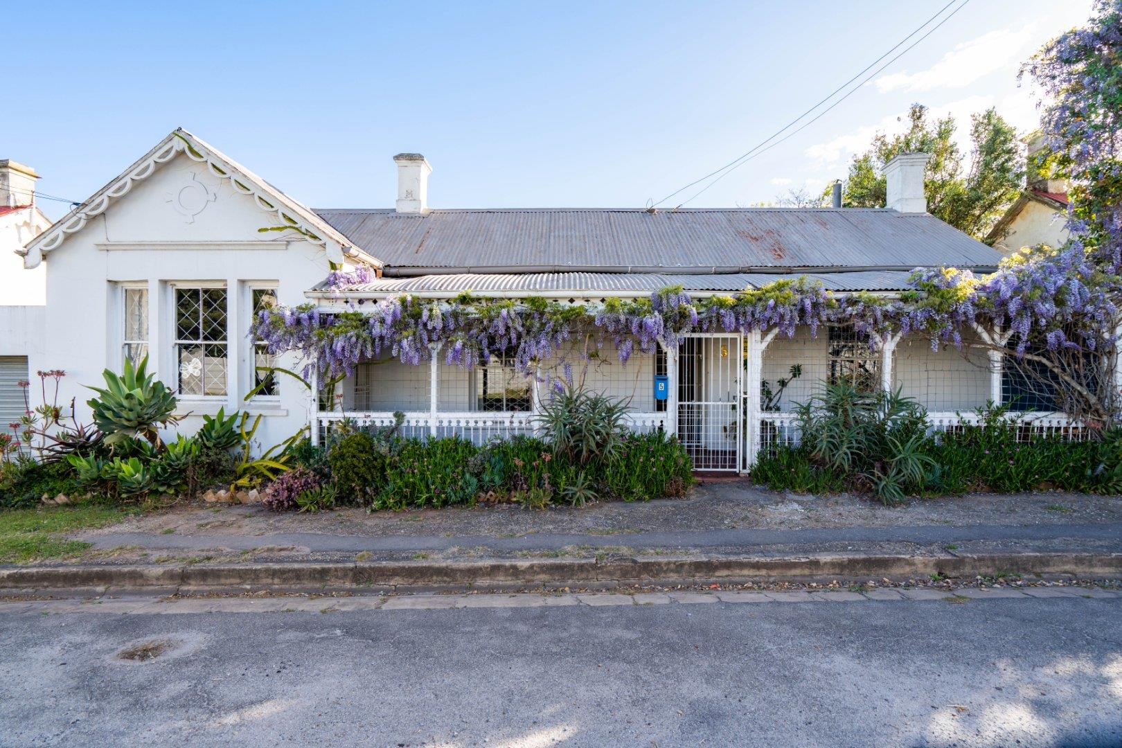 3 Bedroom House for sale in Kingswood 5 Watermeyer Street P24113328982