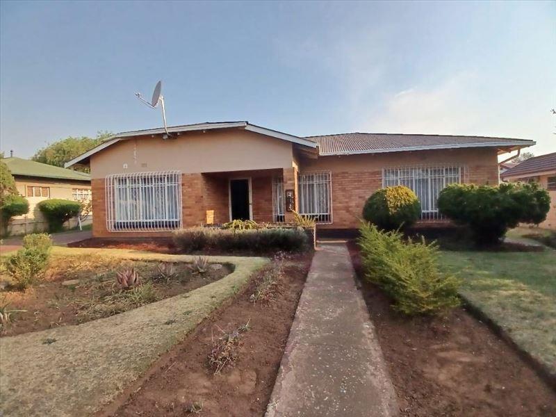 4 Bedroom House for sale in Kempton Park Ext 2 46 Friedman Street P24113370572