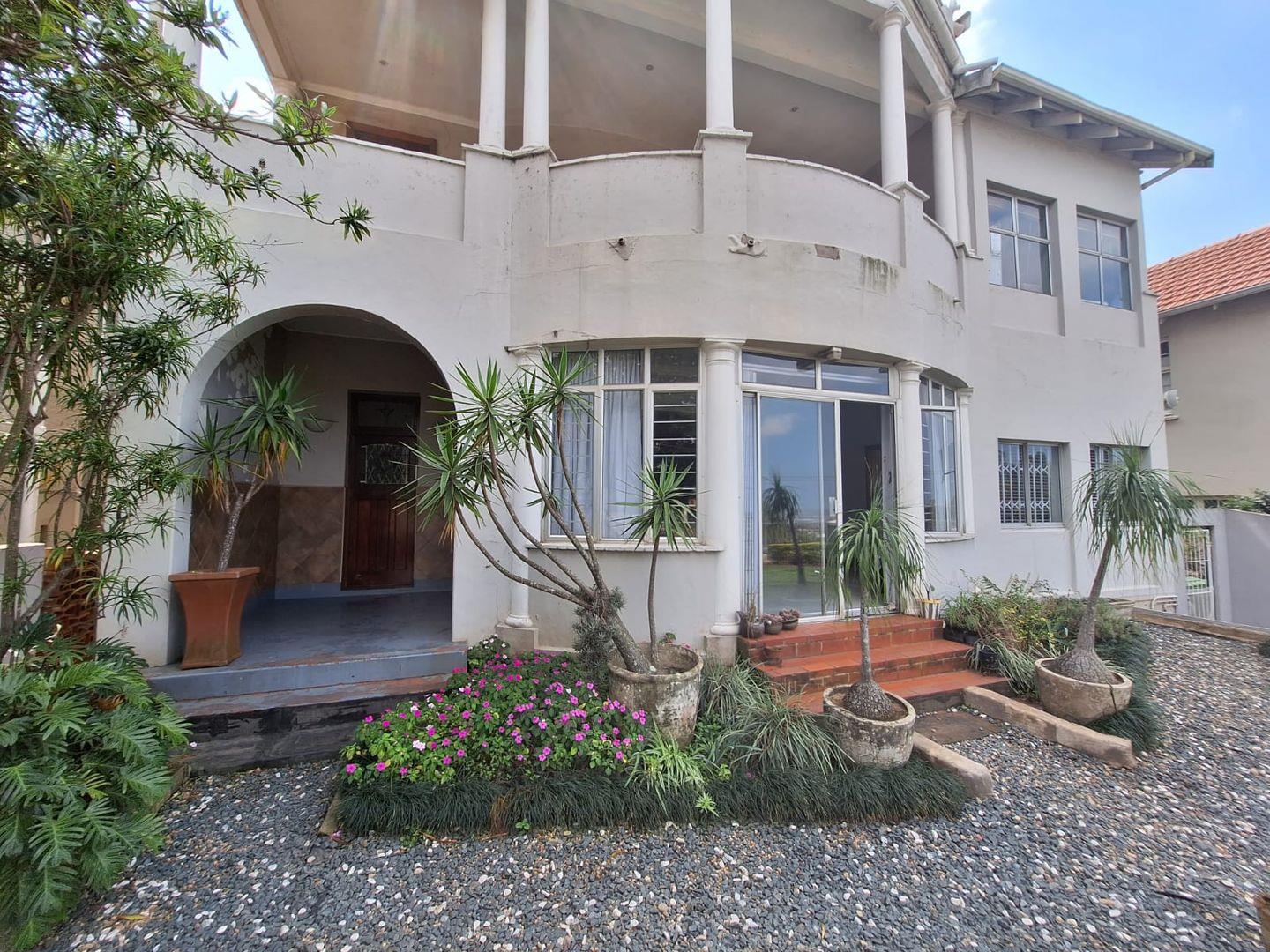 3 Bedroom Apartment / flat for sale in Glenwood 1 Briarwood, 18 Maze