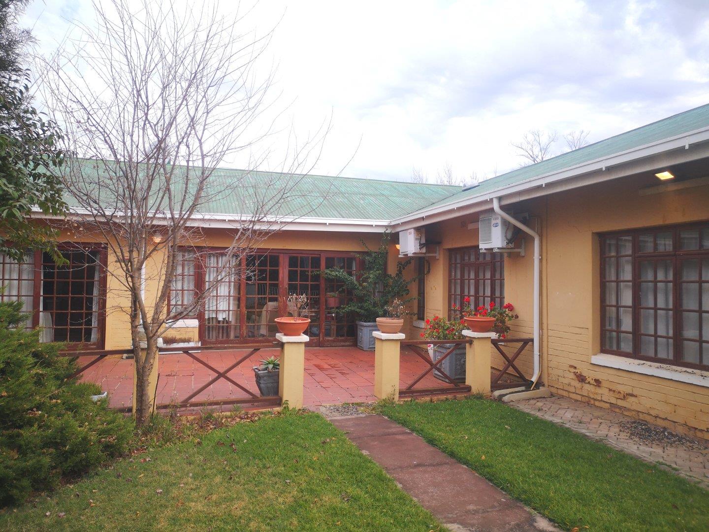 3 Bedroom House for sale in Bayswater P24113350051