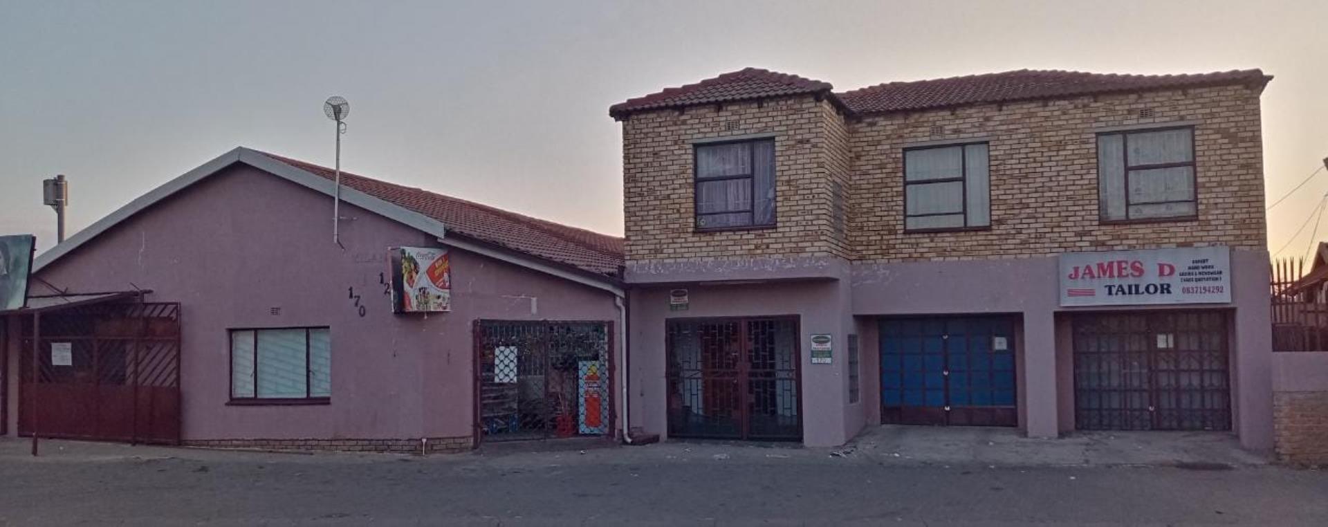 House for sale in Lenasia Ext 1 P24113350077