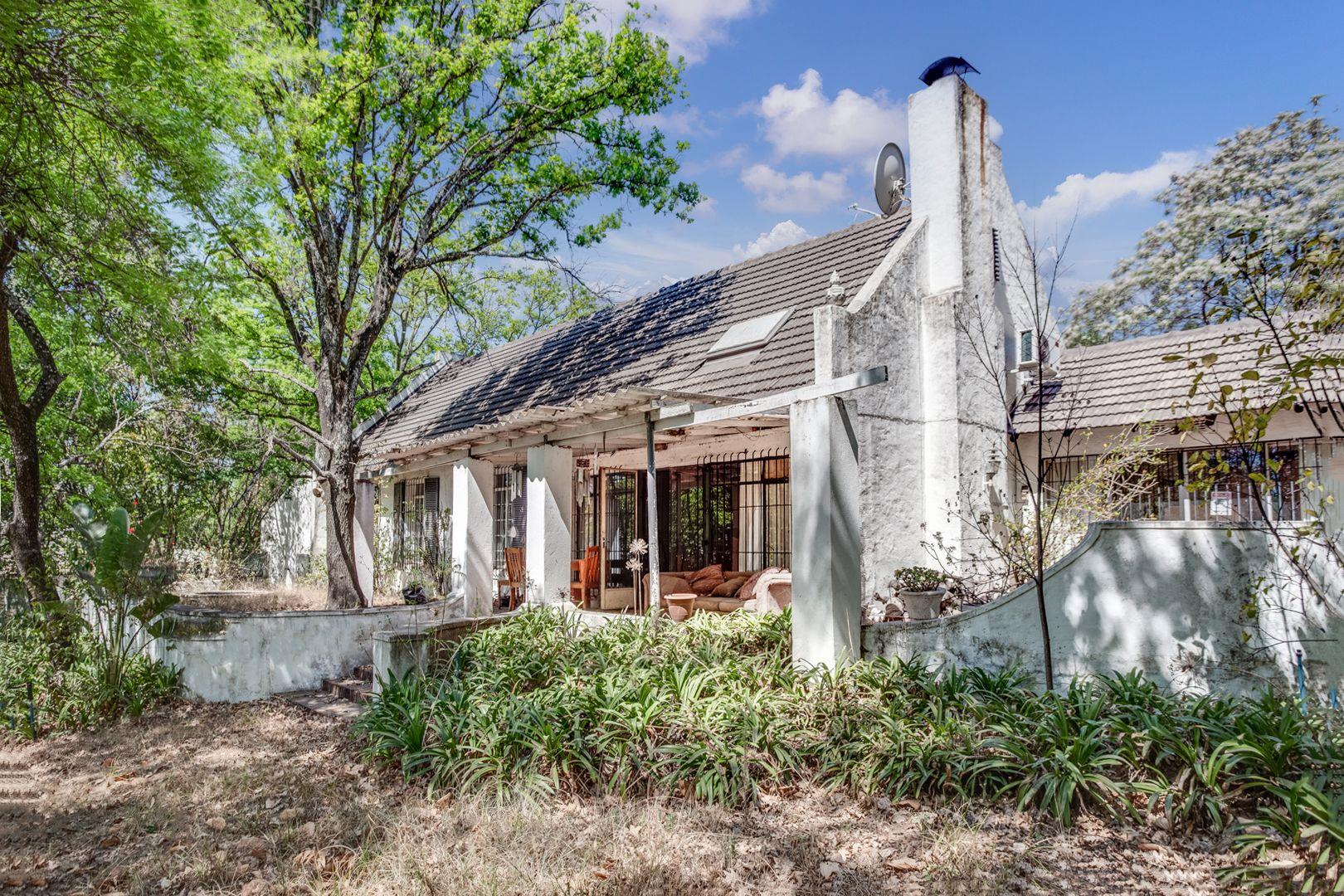 4 Bedroom House for sale in Bryanston 271 Bryanston Drive P24113352938