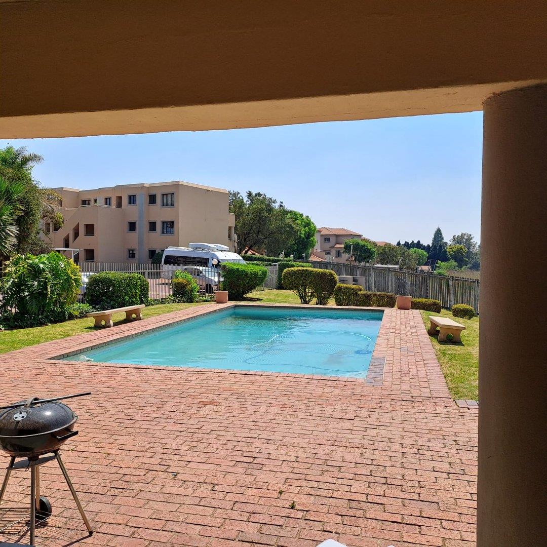 2 Bedroom Apartment / flat for sale in Weltevreden Park 85 Monte