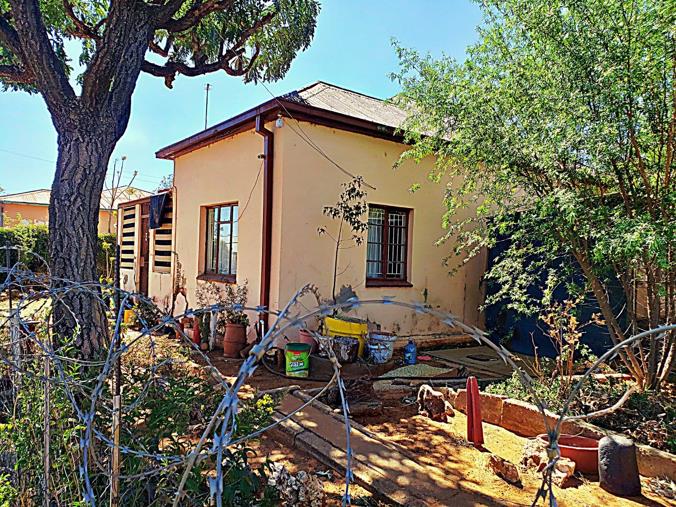 3 Bedroom House for Sale in Warrenton