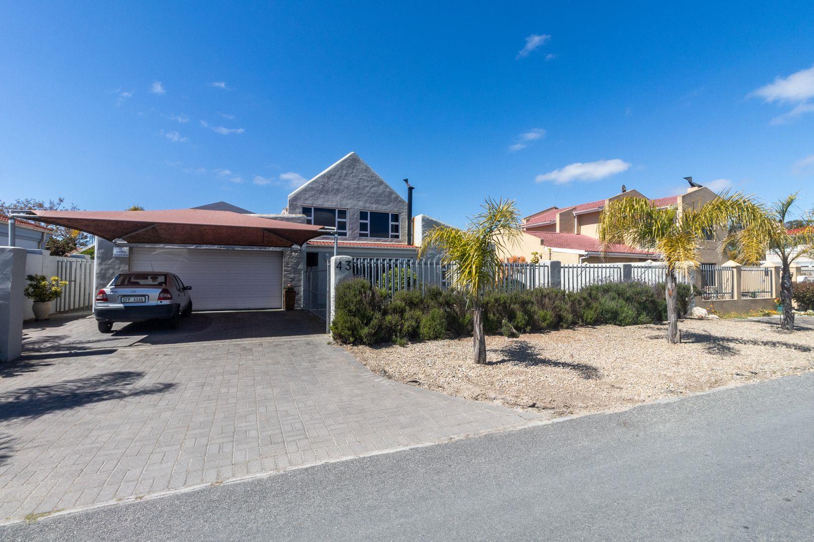 4 Bedroom House for sale in Port Owen 43 Elizabeth East P24108766188