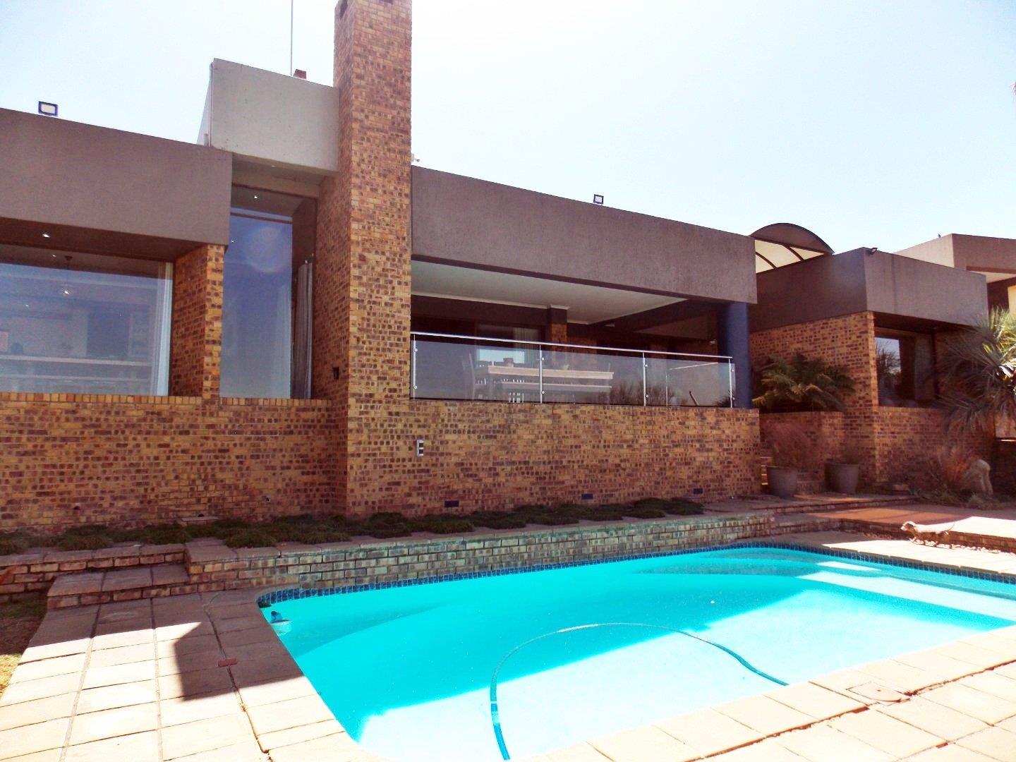 4 Bedroom House for sale in Three Rivers East P24113359693