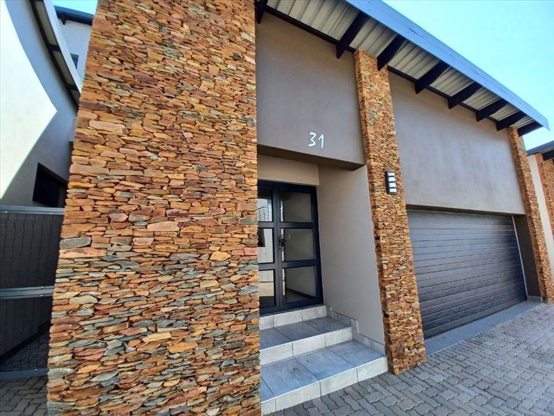 3 Bedroom Townhouse for sale in Glen Marais 31 Heaven 7 ,2 Seventh