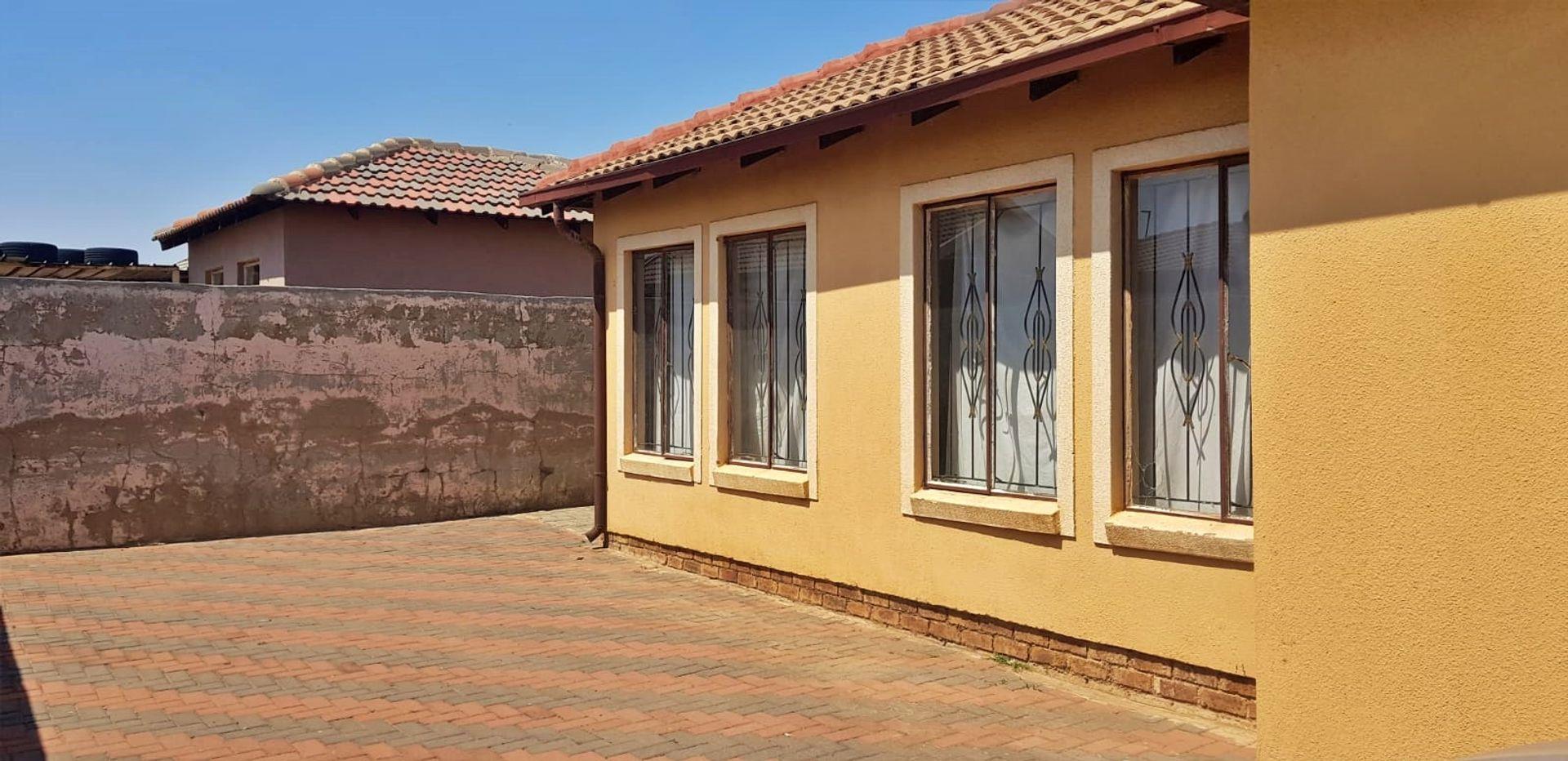 Birch Acres Property Property and houses for sale in Birch Acres