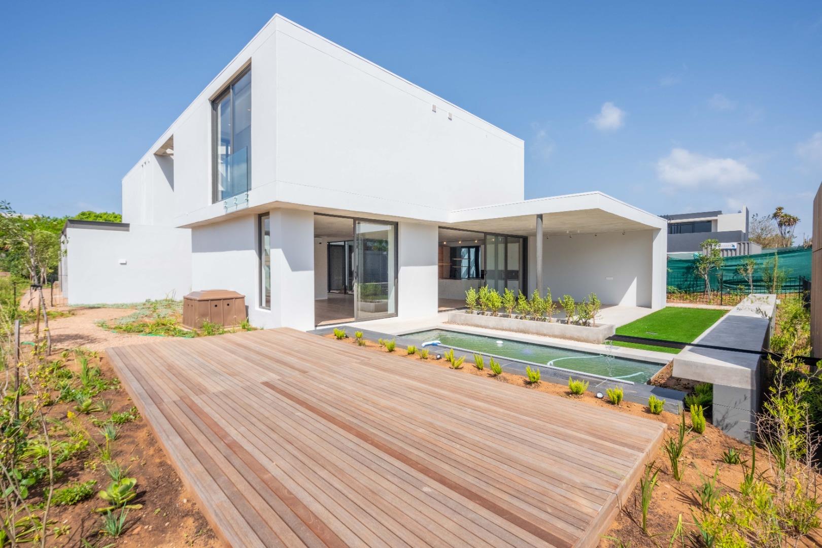 4 Bedroom House for sale in Hawaan Forest Estate P24110555445